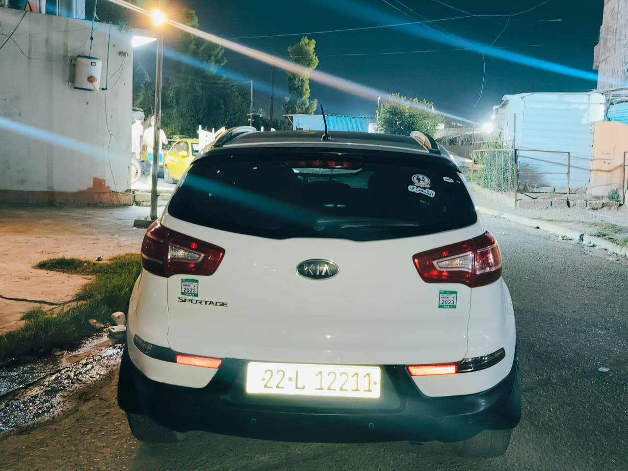 بسم الله الرحمن الرحيم اخوان كيا سبورتج بنوراما  لبيع سياره مال بيت شرط من الدعاميه الى الدعاميه رقم اربيل الدولي هزه جديده سنويه إلى ٢٠٣٠ بدون ضرر قطره صبغ مآبيها مواصفاتها معروفه سقف بانورما 
تحكمات استيران 
مري شفط 
مانع انزلاق 
بريك أيبس 
حساسات خلفيه 
سياره بعدها بوضع الشركه بيها ملاحضه اصغيره فقط 
دوشمه مال داخل جديده 
مسجل شاشه مع سستتم سماعات جديده 
طخمً تايرات جدد سياراه ٥ويل كب داخلها ٥ تكوات 
سياره فووول ماعده البصمه محرك شرط برغي ممفتوح بيه كير شرط 
عنوان السياره موصل الجانب الأيسر شقق الخضراء قرب مشروع الماء رقم الهاتف *********** واتساب بيه
