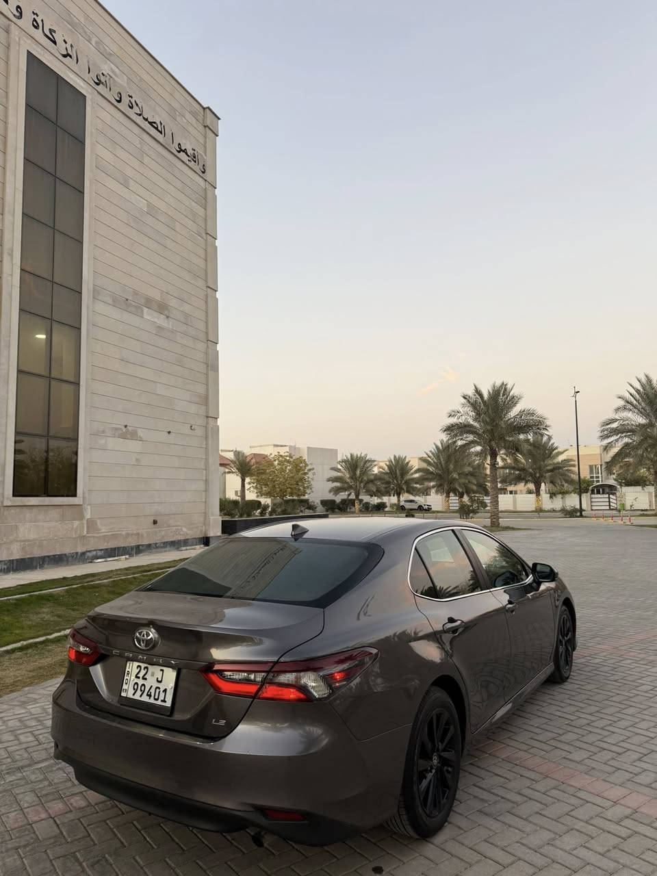 سلام عليكم  كامري 2024 امريكيه اخت الزيرو ماشيه 28 km مواصفات LE السياره مامتعوبه مال جناي دهن وبانزين ماشامه العادي بس محسن نضيفه وحادثه مال امريكا كلش حلو جانبي  بس اللي موجود با الصوره فقط اي ستفسار  ***********
