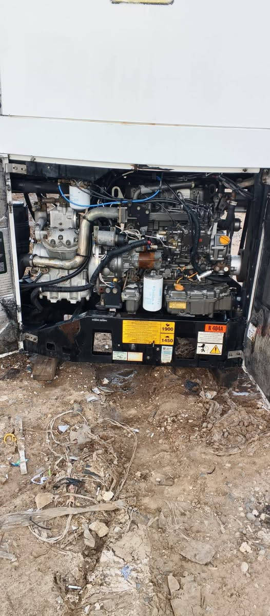 200 قايش عريض اوربي نظافه فول جديد 
***********
