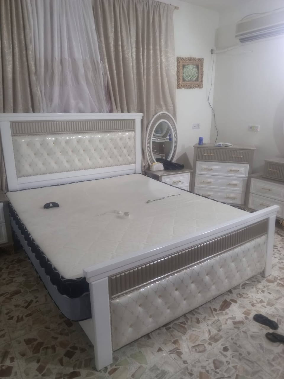 السلام عليكم 
غرفه نوم عراقيه 

السعر مليونين وبيه مجال 

مكاني بغداد


**إذا كنت صاحب هذا الإعلان وتريد حذفه لأي سبب، رجاءا أرسل رسالة إلى الدعم الفني**