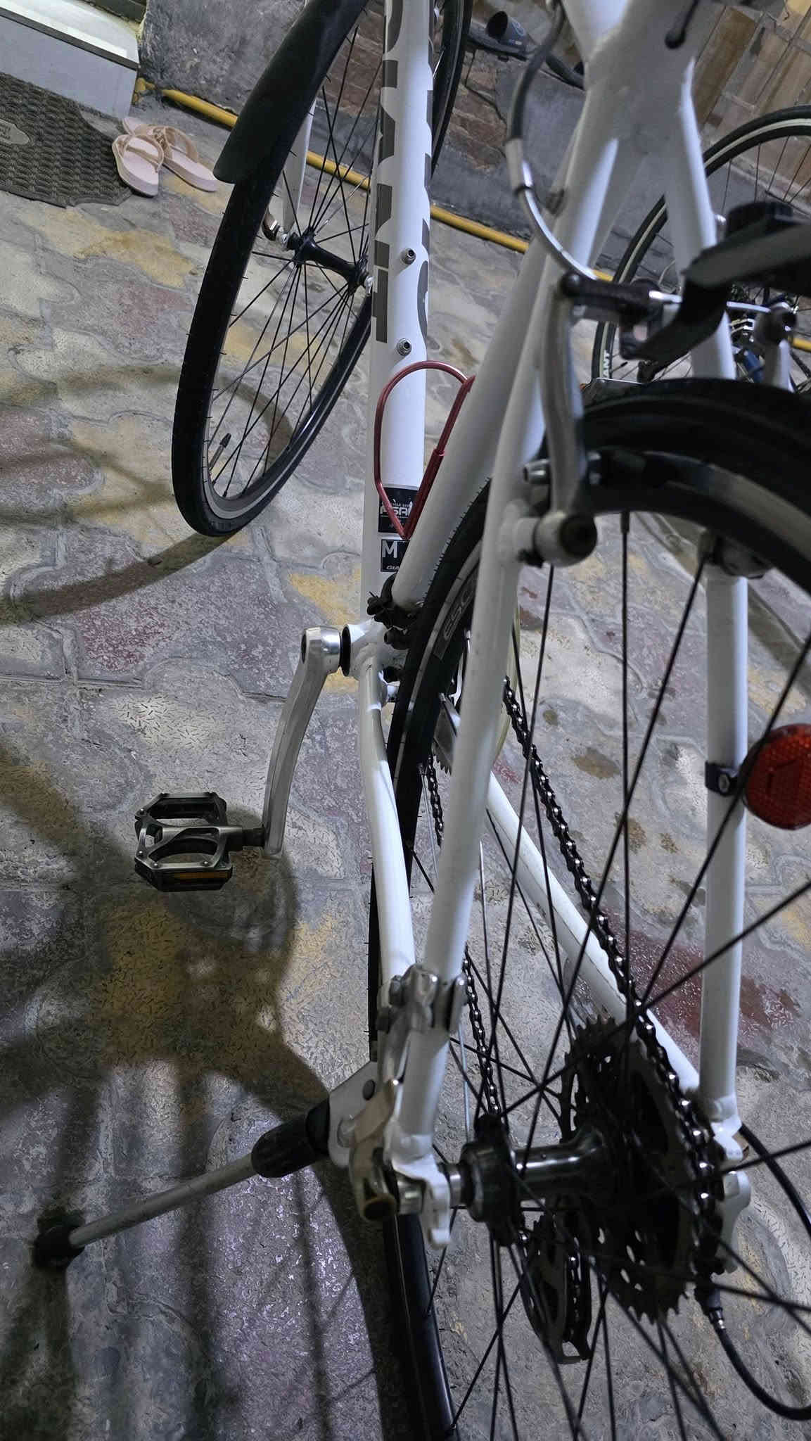 السلام عليكم .. متاح جاينت غني عن التعريف فول نضافة بحالة الوكالة فريم M .. العنوان بغداد البياع حي الشهداء ***********
