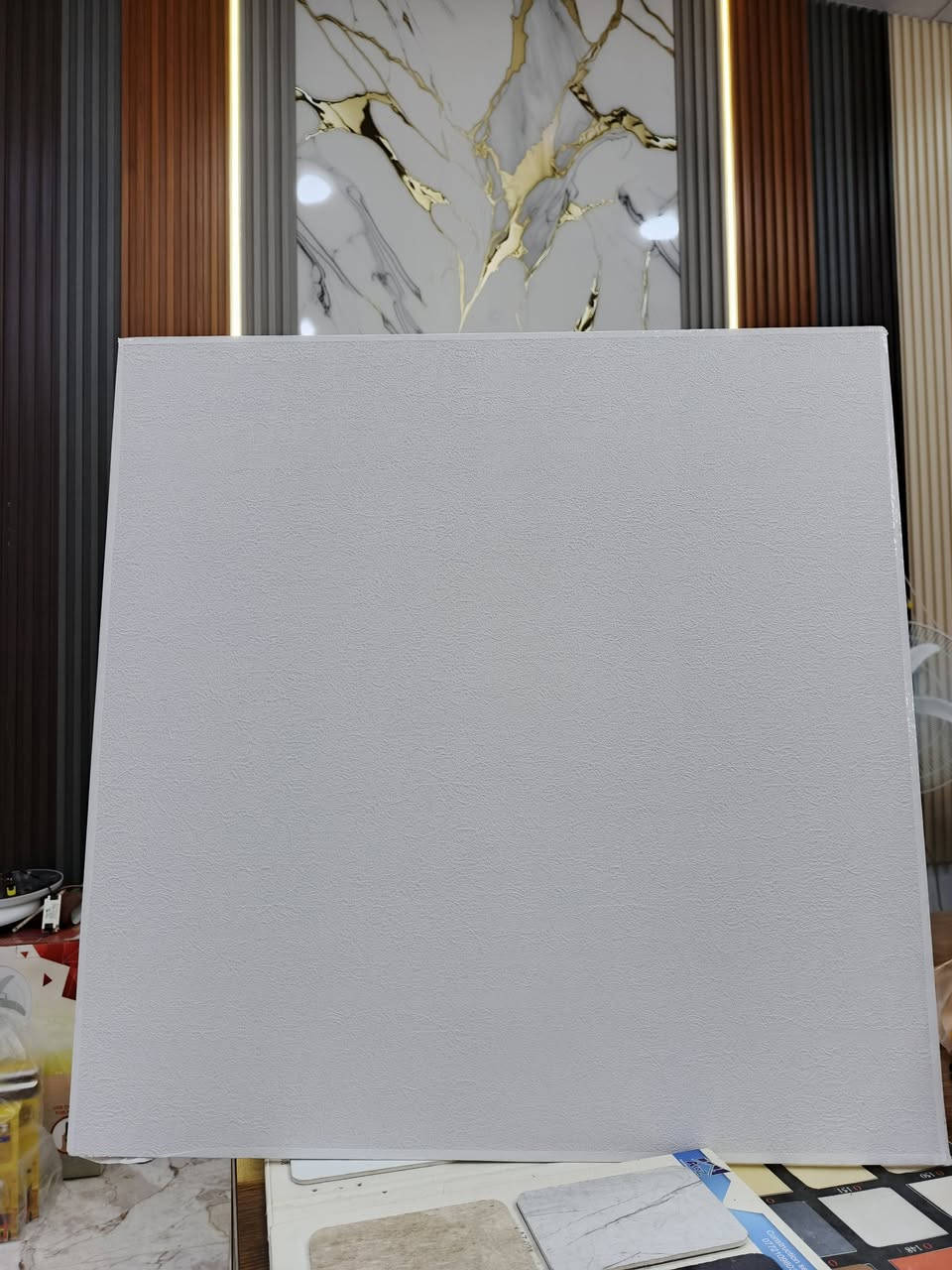 تم بحمد الله وصول الوان جديدة:

✅سقوف ثانوية (بلاستك –جبس–CNC)
✅تغليف جدران بلاستك طول 3 متر* عرض30سم 
✅كورنيش(بنل) أحجام متعددة
✅أنارة (LED) ضمان سنة أستبدال 

حديثة-السبحاني-الشارع العام 
للتواصل مراسلة الصفحة او الاتصال: ***********
