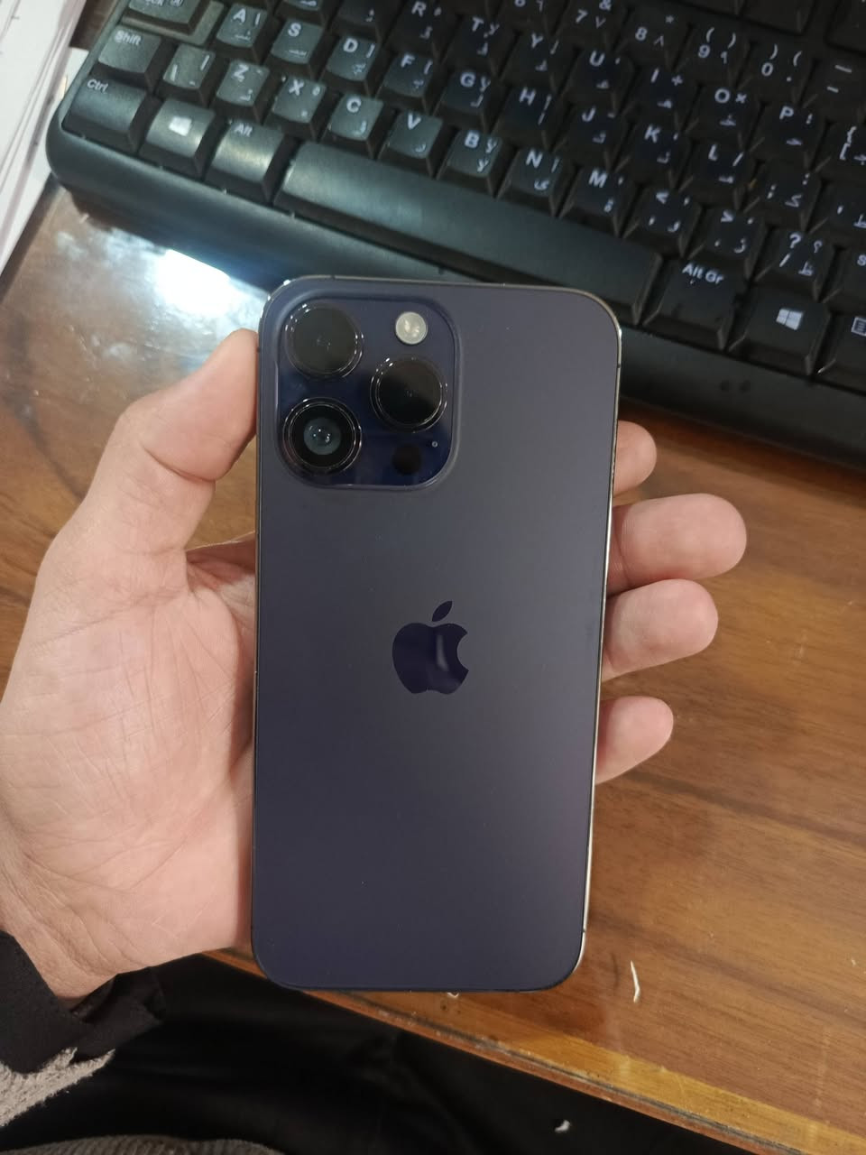 ايفون 14 برو ماكس 
بطاريه 82 
سعه الذاكره 256 دبل سيم كارت  وتر بروف
مكاني نجف ابو صخير ***********
