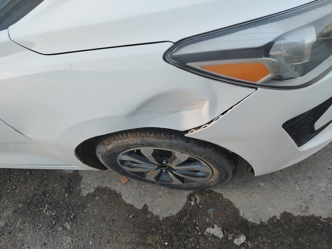 كيا ريو موديل 2023 
ماشيه 28 الف ميل 
رقم فحص نينوى 
ضررها ع بارد مابيها صبغ حافيه بونيد وتبديل جاملغ يسار 
وبالسقف بيها رصعه اثر النقل 
السعر 120 
للاستفسار ***********‏
