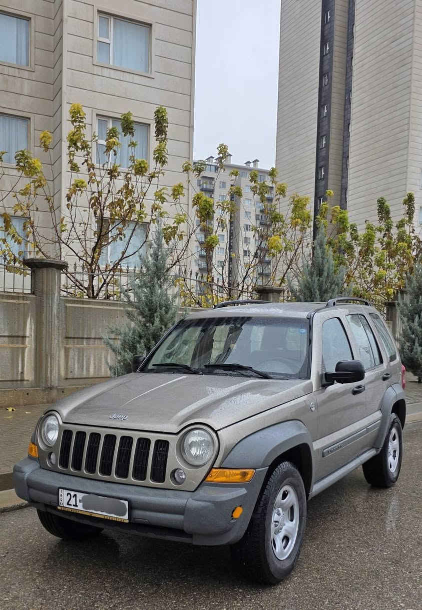 Jeep lebirty 2007 

نمونه بى بوياخ بى سارد 
دبل اكسل ناو زه رد شان ئيرباك
جوار تايه ى تازه ى له زيره جركه ى تيا نيه كيرو مه كينه  به شه رت
سه نه ويو ره قه م تازه 
شوين /سليمانى
نرخ/١٠٦ كه لاو معامه له
ت/*********** السليمانية, العراق
