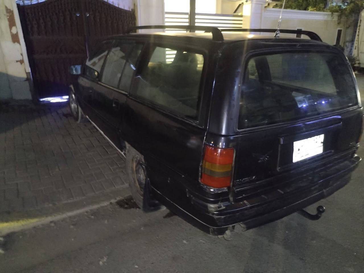 سلام عليكم أبل ستيشن بيع أو مراوص1993المكان الفلوجه رقم تلفون***********.  ***********.  سعر27وبيها مجال
