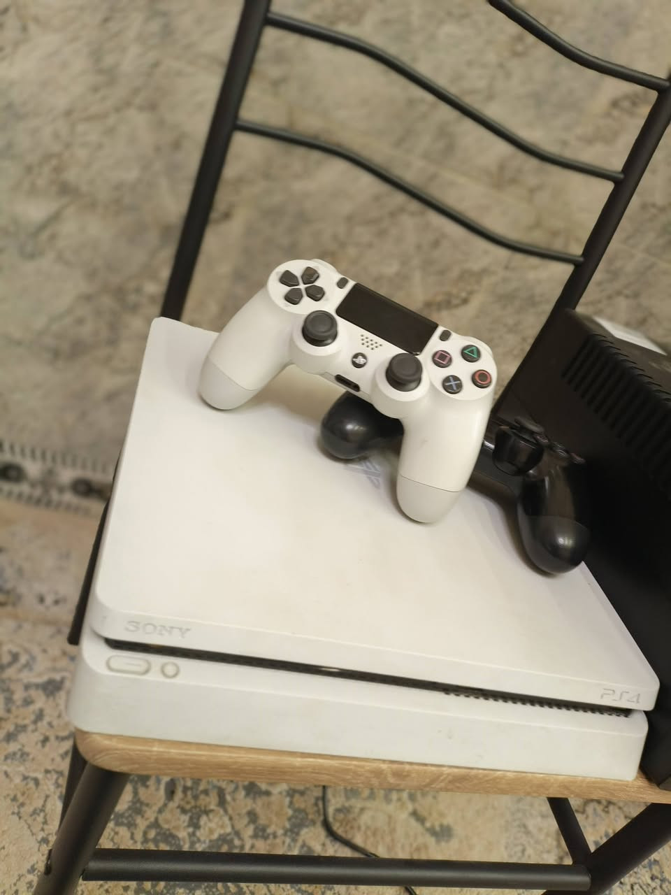 سلام عليكم بلي سلم مهكر نضافته 100 يدات 2اصليات أربع لعبات نضام 12_52 ويا ليوبيءس 300 لا مو يا 275 هاذي مكان بغداد بياع معالف  ***********
