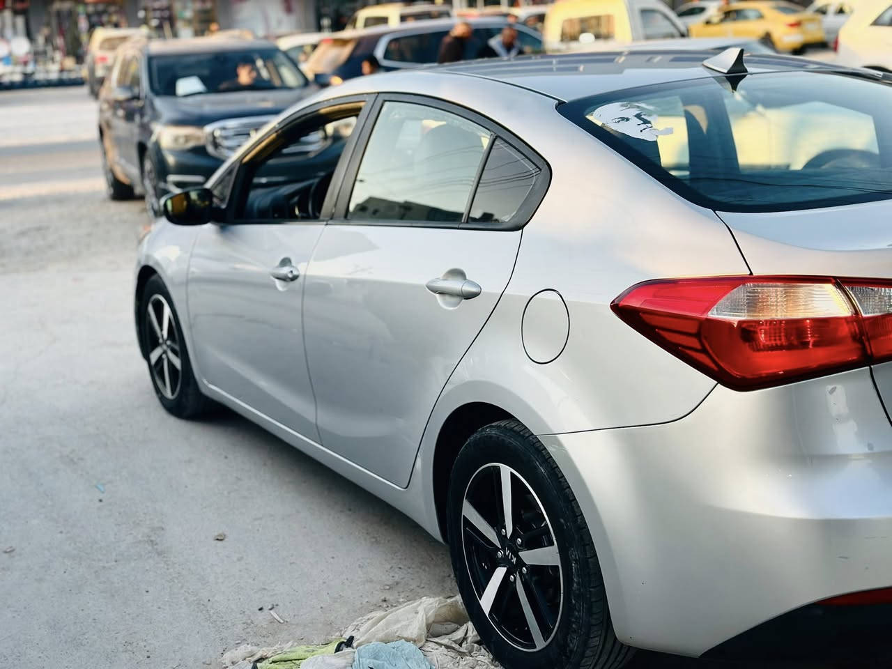 سلام عليكم لبيع فورتي 2016 وارد أمريكي ( كندي )
رقم بابل الدولي سنويه لل 27  تحويل مباشر سياره نضيفه وجاهزه من جميع النواحي ماشيه 152 ميل 
((بيها صبغ بنيد و صفحه السكن بيها كلير بدون دواخل شواصي لغود مكفول )) 
محرك 2000 دوش كير At بلادي محرك كير حداديه تبريد كلها جاهزه وجيد جدا 
مواصفاتها
((  شاشه تاب كامره دواره تحكم استرين جهتين نضام ECO اقتصاد بانزين كشافات اماميه ))
والسياره جاهزه من جميع النواحي ونضيفه وكاعده كلش بل شارع 

السعر 108 وبيها مجال حك الجيه 
للاستفسار *********** 

الموشراي لا يضل ابكيفه ينطي أسعار والسوك كلشي بس والسياره محد يعرف قيمتها بس الجناي وبل حقيقه احلا من الصور وحلالي عزيز مثل ما انته عزيز
