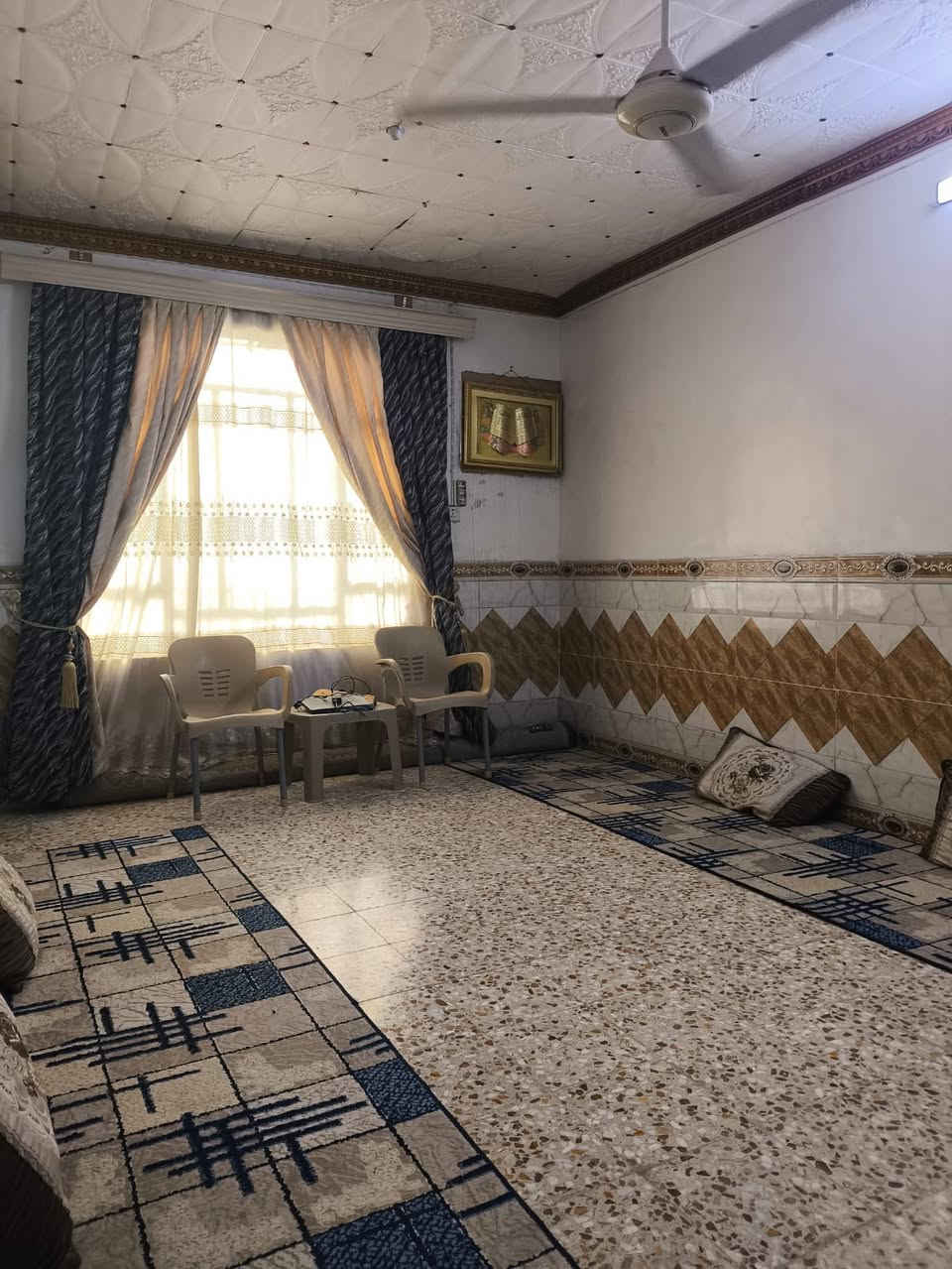 إعلان بيع عقار سكني

للبيع دار سكني يقع في منطقة الجلبية مجاور إعدادية الفردوس، بمواصفات جيدة ومناسبة للسكن:

* المساحة: (100) متر مربع
* الواجهة: (9) متر
* النزال: (11) متر
* البناء: طابق واحد

تفاصيل الدار:
يتكون العقار من:

* غرفة نوم
* صالة
* مطبخ
* استقبال (ضيوف)
* حمام داخلي
* حمام خارجي

السعر وطريقة الدفع:

* مطلوب اسكان 7 مليون بقسط شهري 200الف 

للاستفسار والتواصل: 🏢 مكتب الشهم للتطوير العقاري  
📍 الديوانية – شارع الوكفة القديم  
مقابل بريد التحدي – قرب معهد الخوارزمي  

📞 للاستفسار:  
***********  
***********  

📩 راسلنا الان
