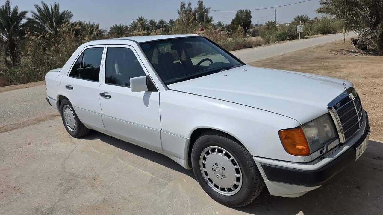 السلام عليكم ورحمة الله اخواني الطيبين رمضان كريم عليكم سياره مرسدس دب للبيع 
السيار بعدهي على وضعيت الشركه شرط ابيع على السونار كفاله من كلشي ضربه معجون صبغ من كلشي كفاله بس كلير قلين بل جاملغ الخلفي  السونار موجود بل صور مواصفات غرفه رصاصي مواصفات جامبوو ماكينة قبق رصاصي كير خمس  نمرديفور السياره بعدهي شركه العنوان كربلاء الخيرات عمود ٨٧١ مبايل *********** اخواني السياره جديده بمعنى الكلمه السعر ١١٠ وبيهه مجال حك الجيه مواصفات فول مديل ٩١
