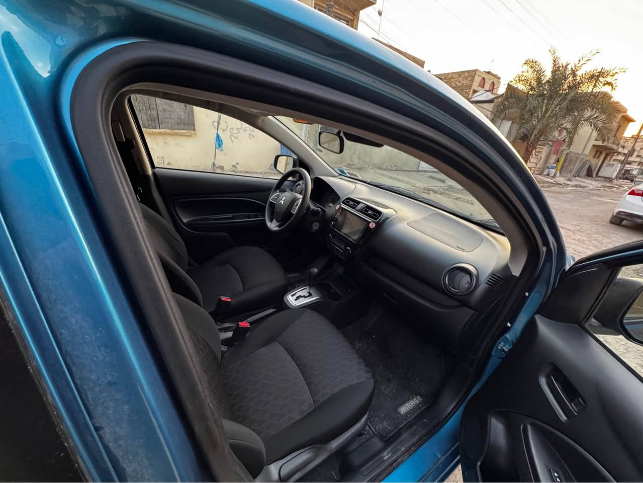 السلام عليكم

ميتسوبشي ميراج موديل 24 وارد امريكي لون مميز (بحري) 

حادث بسيط موضح بالصور ( ايرباكات كلها سليمة ) 

ماشية 5 الاف ميل فقط . 

رقم بغداد ‏باسمي . 

مواصفات فول تقريباً بالميراج ( شاشة وكاميرا وفول تحكم ستيرن و رادارات ومانع انزلاق وكروس سرعة وباقي المواصفات المعروفة . 

جاهزة من كلشي وجديدة بدون اي نواقص . 

مكان / بغداد . 

السعر / 110$ . 

للاتصال / *********** بغداد, العراق
