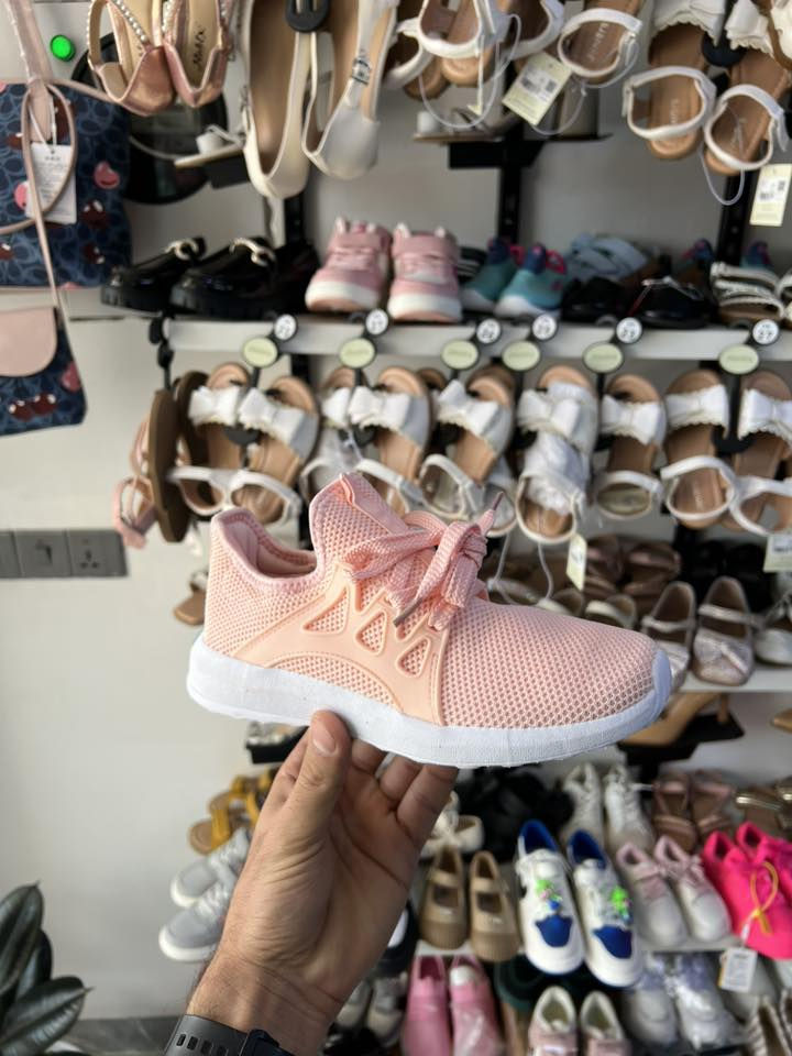 😎وصلتنا أقوى وجبة أحذية أطفال على الإطلاق 🔥
لكل أم تبحث عن الراحة والأناقة لطفلها 👶✨
اليوم نوفر لكم أحذية أطفال ماركات طبية أصلية 100% ✔️
مصنوعة من جلد طبيعي كامل بجودة عالية تحافظ على راحة القدم وصحتها طوال اليوم 🦶💙

🔹 موديلات حديثة ومميزة تنافس أكبر الأسواق
🔹 تصاميم كيوت تناسب البناتي والولادي
🔹 خفيفة، مريحة، ومثالية للمشي والحركة
🔹 جودة عالمية بأسعار ولا بالأحلام 💥

💰 وبسعر هو الأرخص على مستوى العراق والموصل
🔥 مقارنة بالسوق… الفرق واضح بالجودة والسعر!

لا تضيع الفرصة ❗ الكمية محدودة
سارع بالحجز قبل نفاذ القطع 🚨

📍 متوفر حالياً داخل المحل
📦 توصيل متوفر لجميع المناطق

#احذية_اطفال #ماركات_اصلية #جلد_طبيعي #موصل #العراق #عروض #اطفال #كيوت #جودة_عالية #ارخص_سع


**إذا كنت صاحب هذا الإعلان وتريد حذفه لأي سبب، رجاءا أرسل رسالة إلى الدعم الفني**