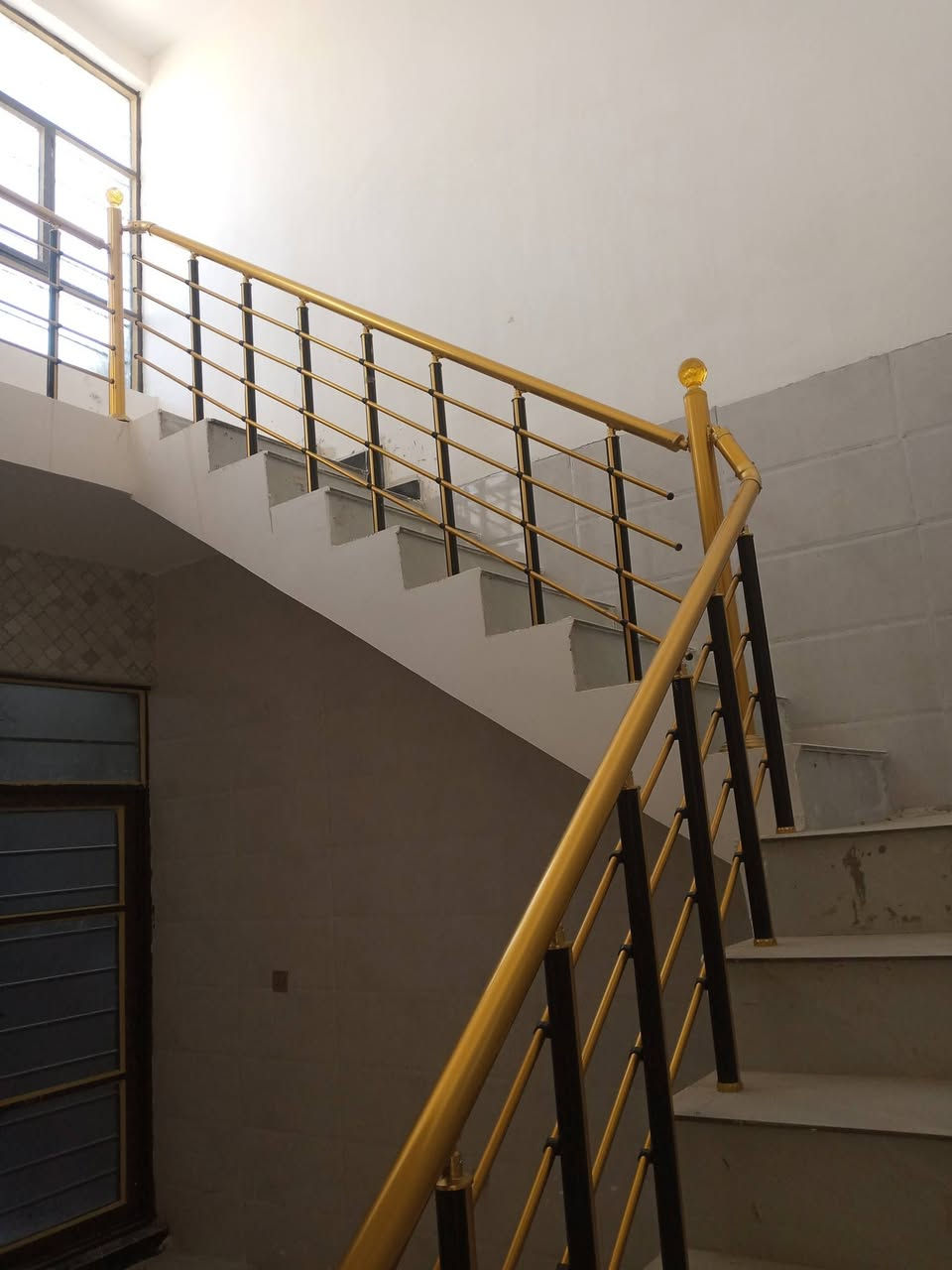 السلام عليكم بيت للبيع 70متر بنا ء طابوك الدوره خط النفط مجمع ذالفقار الرابع السعر 60مليون للاستفسار الاتصال على رقم ***********
