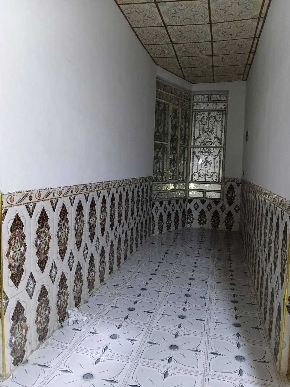 بيت طابو صرف زراعي
المساحه 200
يحتوي ع 6 غرف 
غرفتين الطابق الاول وديوان وصحيات
والطابق الثاني 4 غرف وصحيات 
والطابق الثالث بيتونه 
المكان العوجه شارع الشجره الطيبه
السعر 170 وقابل للتفاوض 
***********
