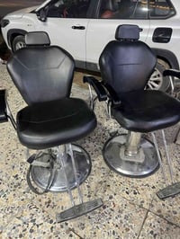 كراسي حلاقه نضيفه نقص بس جكات الجك مال تجوه السعر 150 الف مكاني بغداد ...