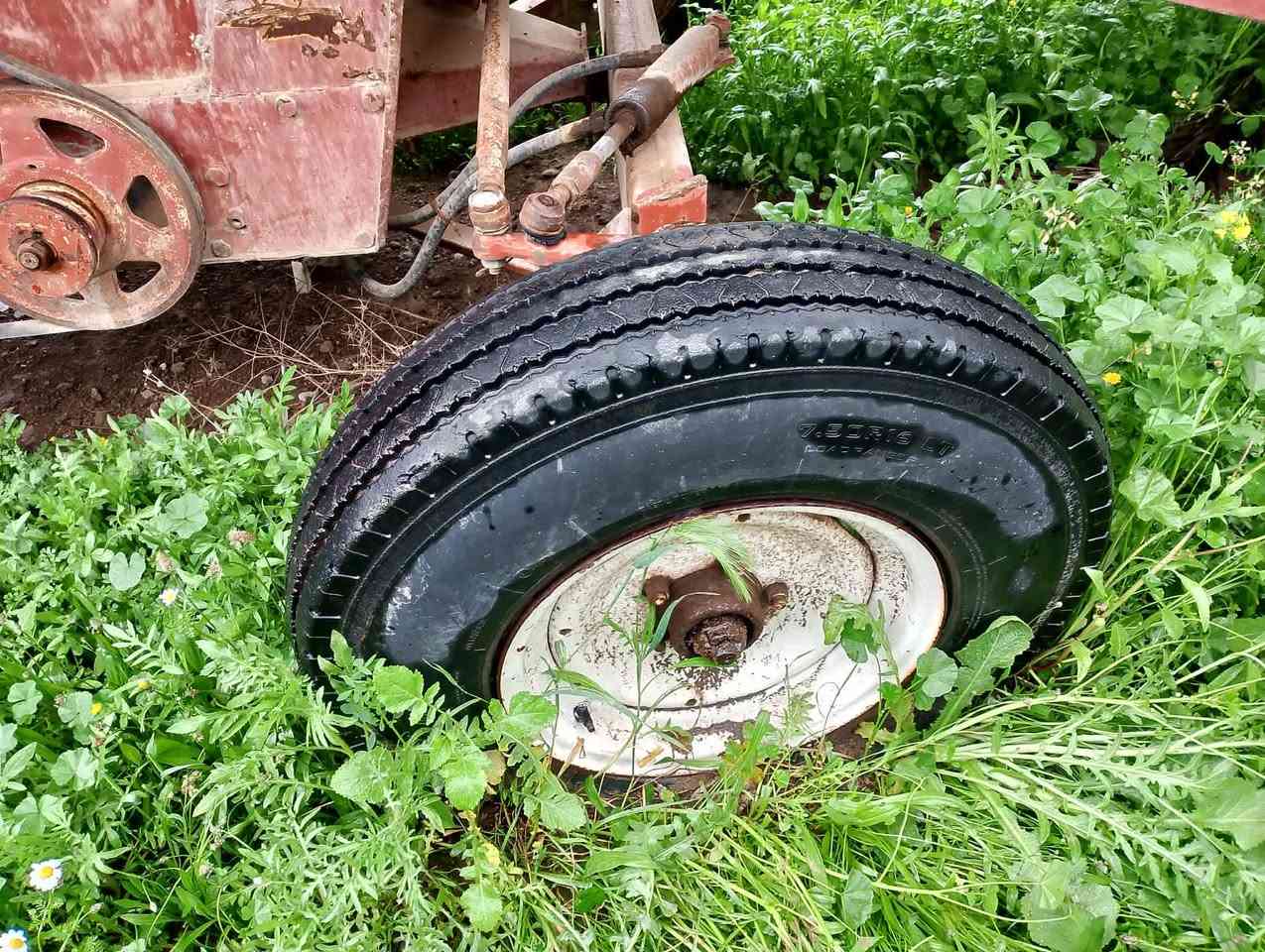 اسلام عليكم للبيع درسه لافرده موديل 85نضيفه توير وره وجدام شرط


**إذا كنت صاحب هذا الإعلان وتريد حذفه لأي سبب، رجاءا أرسل رسالة إلى الدعم الفني**