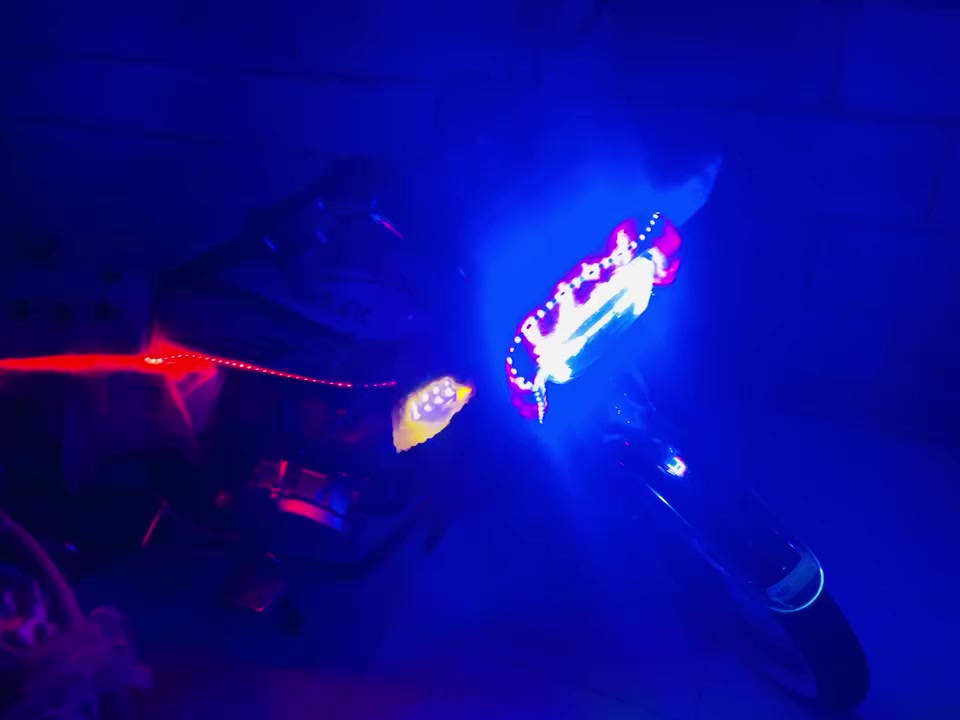 تايكر شبه 25
كامله ومجنبره ومرتبه اي نقص مابيها 
سعر ٦٧٥
بكاني خالص سنديه 
رقمي***********
