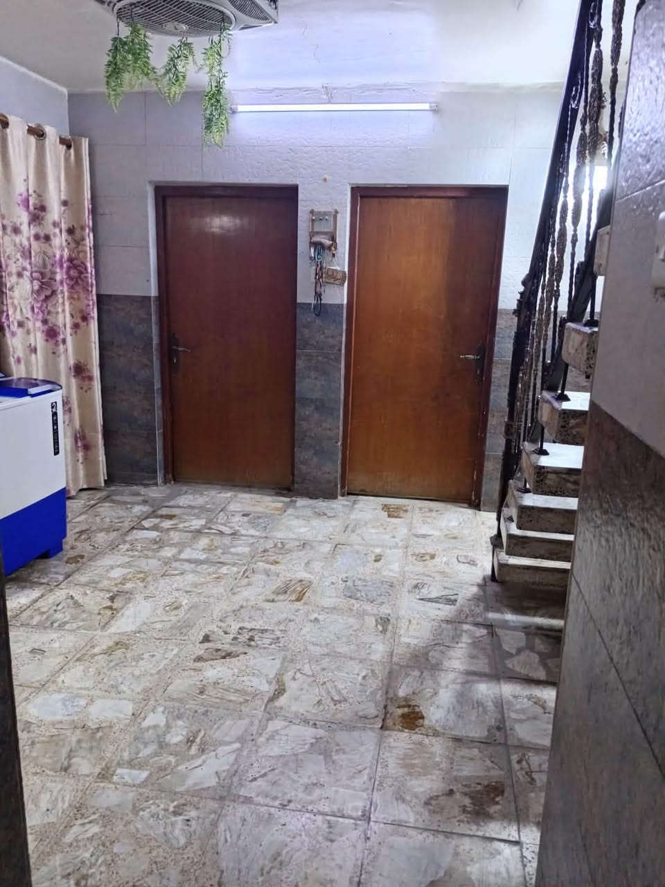 بيت للبيع في منطقة الحرية (دباش - فرع الجنينة)، بموقع ممتاز وقريب من الخدمات. ومن ساحة عدن 
📌 تفاصيل العقار:
 مساحة الأرض: 150 متر مربع.
 الواجهة: 10 متر.
 النزال: 15 متر.
✨ مميزات الموقع:
 موقع هادئ وخدمات متكاملة قريبة منك.
 فرصة ممتازة للسكن أو الاستثمار.
📞 للإستفسار ومعرفة التفاصيل أو السعر، يرجى الاتصال على الرقم
[‬‭***********‬
