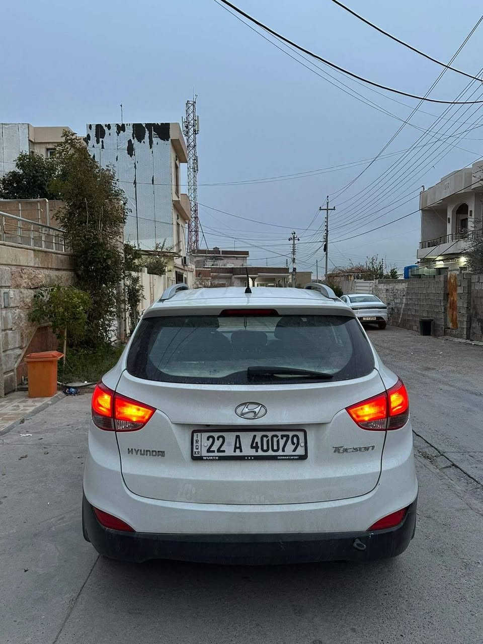 هونداي توكسون موديل ٢٠١٣ بي بوياغ يةك دةست لةشةريكةوة ٨٠ هةزار كيلومتر رويشتوة مةكينةو كيري نةكراوةتةوة سةنةوي بةناوي خومة تا ٢٨ تازةية رقم موبايل *********** ناونيشان كوية كويسينجاك, أربيل
