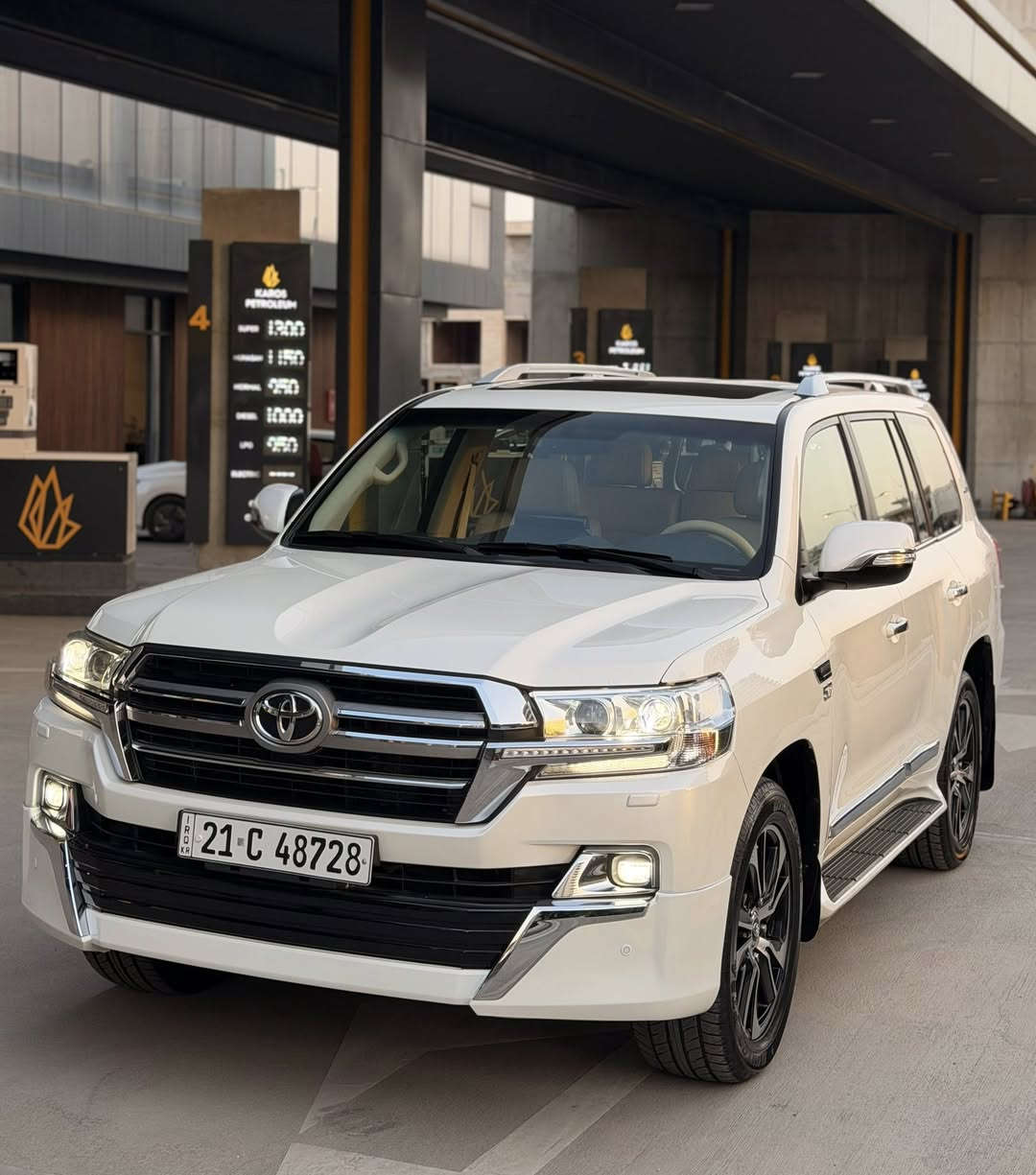 سلام عليكم لاندكروز VXR 2018 مكفوله كفاله عامه من الصبغ والتبديل ماشيه 119 الف مابيها دينار مصرف مابيها ومواصفاتها معروفه كير محرك كوله بشرط السعر 477 مكان السياره السليمانيه ***********
