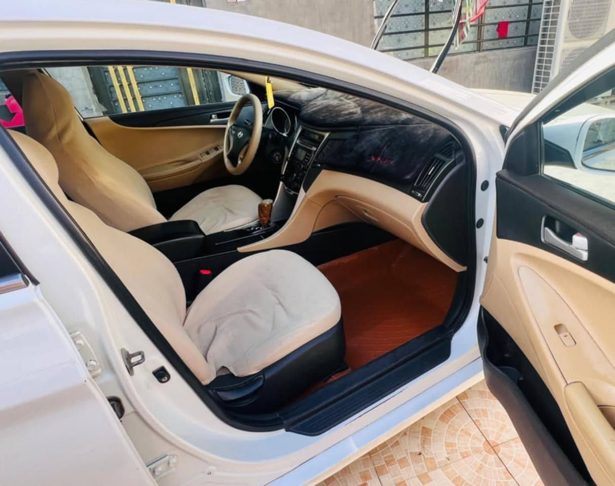 اسلام عليكم سيارة سوناتة  خليجي 2011 
 مكينة 2000
رقم نجف بسمي 
سيارة جاهزة من كلشي خير من الله كير ومكينة وحدادية مكفولة كفالة عامة فقط رش بسيط عل بنيد 
تبريد ونضافة فول السعر 110 او بيهة مجال  
المكان محافضة  النجف ناحية الحرية  الرقم ***********
