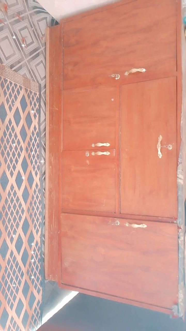 غراض بيت للبيع مكان زعفرانيه 
***********
