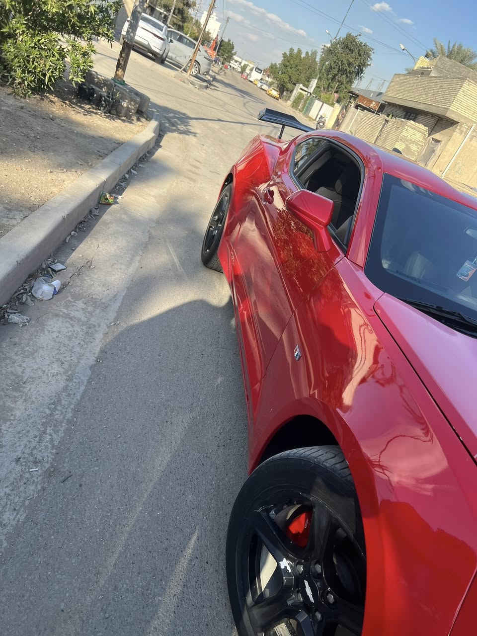 سلام عليكم كمارو 2020فول عده الفتحة بيها جاملغ امامي مبدل بدون دواخل وجاملغ خلفي طخه وصبوغ عله كدها وبلعراق جاملغ ايمن الساره بدون دواخل السياره معروضه ب(135$) وبيها مجال السياره مكانها البلديات  لالستفسار (***********)
