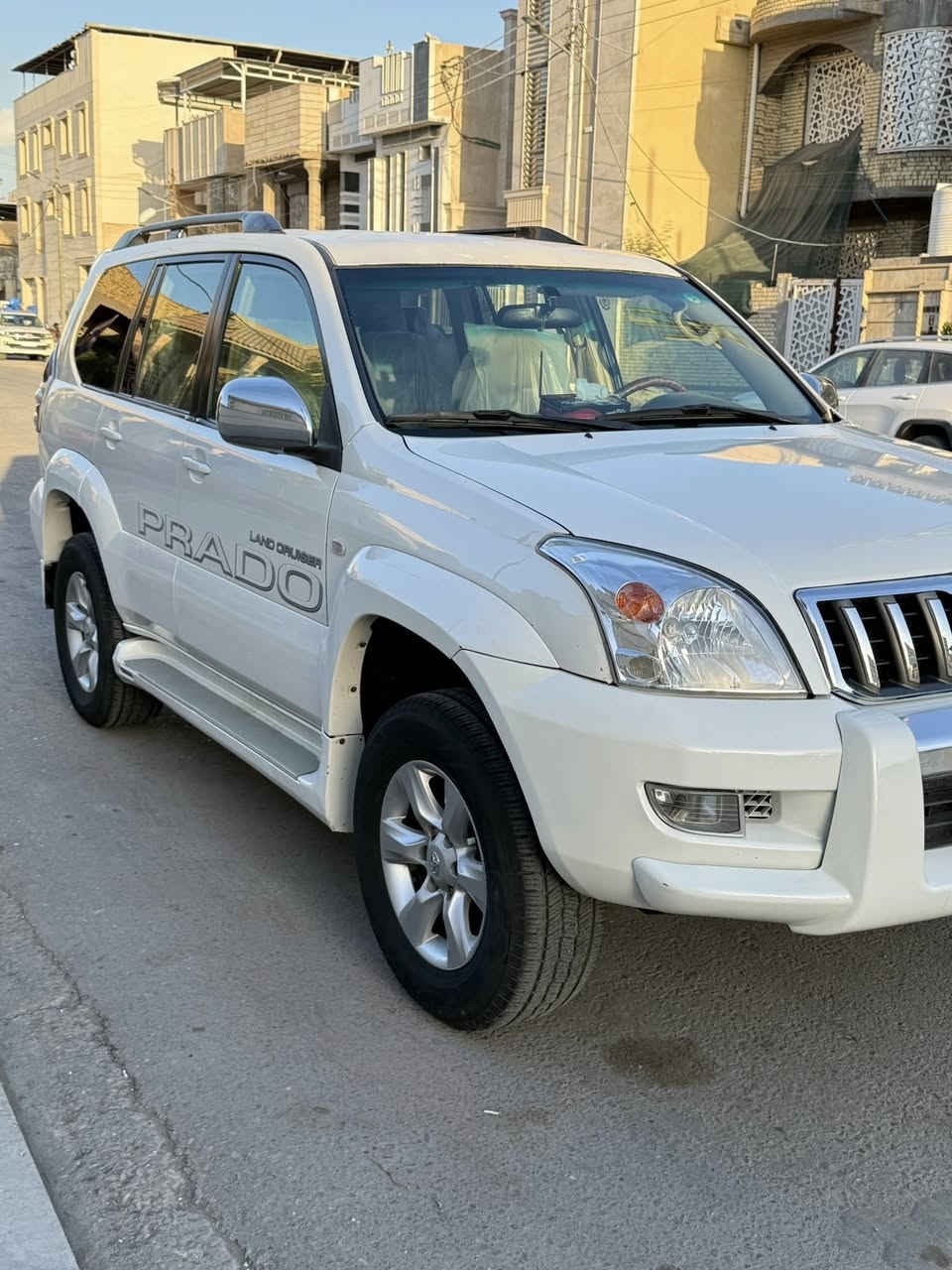 برادو خليجي 2009 خليجي / بيع او مراوس 
 سنويه اربيل باسمي لل 31
هزه جديده محرك 2700 اربعه سلندر . كير اوتو 
7 راكب / تبريد 3 قطع شرط ثلج سياره 
جاهزه ربع متصرف عليها كامله كلشي بيها جديد مبدل 
ماتعبك وبالعافيه ع الياخذه كير محرك تبريد حداده تايرات كهربائيات فور ويل كلهن توب وشرط الفحص. صلوات
بها بنيد صبغ اني صبغته جارد 
وبارد صغير خلفي تحت السبير .
سياره ماتعبك ونظيفه جدا .
هاتف / ***********
السعر / 168 وبيها مجال وتدلل 
العنوان ا مركز البصره .
. ياللّه
.
