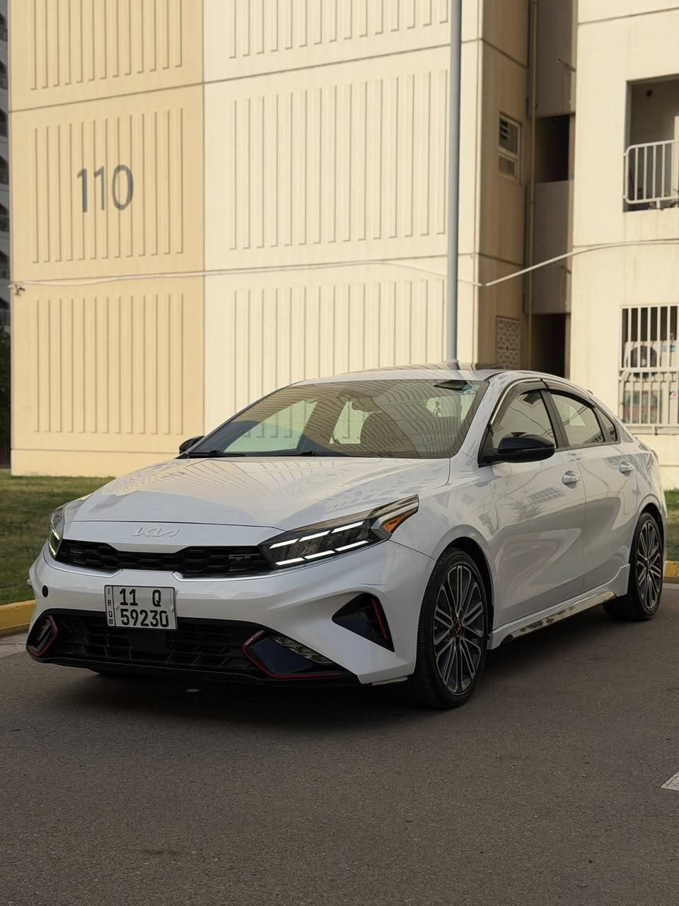 السلام عليكم
كيا فورتي GT 2024 
محرك 1600 تيربو 
السيارة فول مواصفات 
كلين تايتل بدون بدون ايرباك حادث مكفولة من الحادث والبارد والتبديل السيارة كلهة ليبل واحد 
رقمها بغداد بأسمي 
ماشية 29الف كيلو 
مواصفاتها 
فتحة 
بصمة 
تشغيل عن بعد 
كشن كهرباء 
كشنات حار بارد 
كشنات جلد ومختمة GT
انارة بالدشبول والبيبان بلادية 
دبل كزوز 
السيارة حتى صوت رياضي بيهة 
سستم صوت هارمن كاردن 
شاشة جبيرة
كامرة خلفية 
رادارات
سياقة ذاتية 
توقف ذاتي 
لايتات وبكلايتات كلهة لدات
اشاير بالمري 
ابل كار بلي واندرويد اوتو 
صور الحادث كلهة موجودة بالمنشور 
وفديو موضح بي كل شي 
الجديد غالي واكو المهجوم وكلشي موحود بالسوك 
السعر 193وبيهة مجال والميعجبة السعر كدامة السيارة 
مكاني بغداد بسماية 
للتواصل واتساب واتصال 
***********
