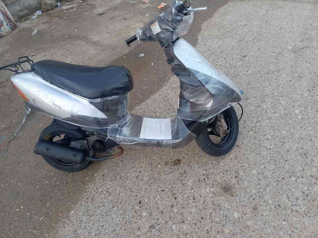 السلام عليكم دراجه سازوكي نضيفه للبيع وكله شغاله وجاهزة وأوراق بسمي ومابيه اي نقص  عنواني ميسان حي العسكري ولسعر 350 وبيه مجال وهذا رقمي***********
