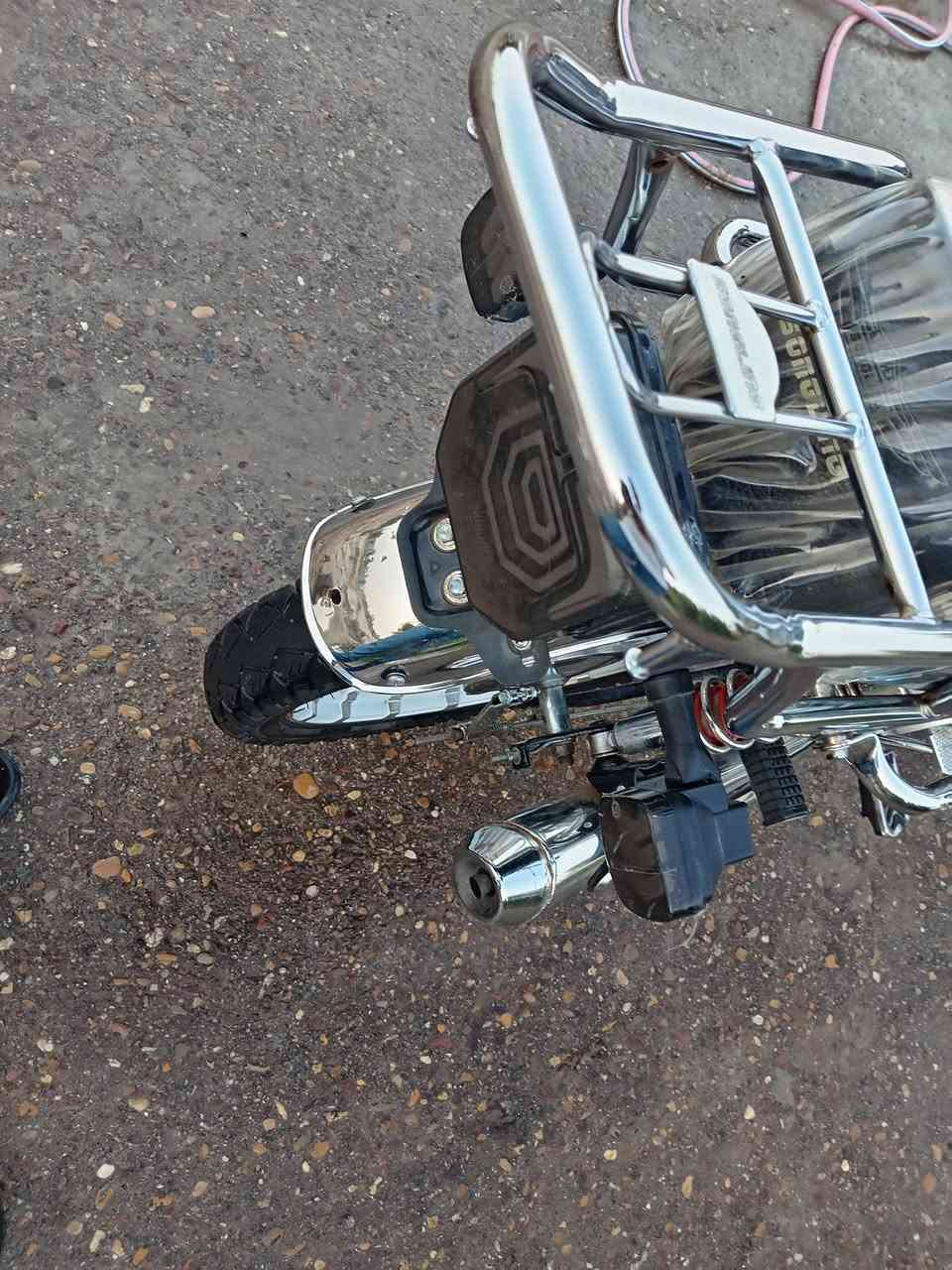 دراجه سولنك للبيع موديل 25 جديده. ماشيه 6000
محرك 200cc سعر850 وبيهاا مجال.
 رقمي ***********
