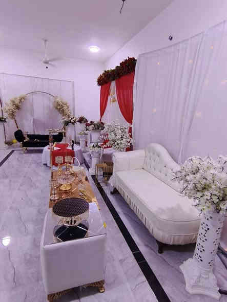 سلام عليكم للبيع كوشات عراس بعدهن حيل نضيفات هنه وغراضهن كاملات اي نقص مابيهن الاتصال *********** 
مكانهن الانبار الرمادي جويبه
