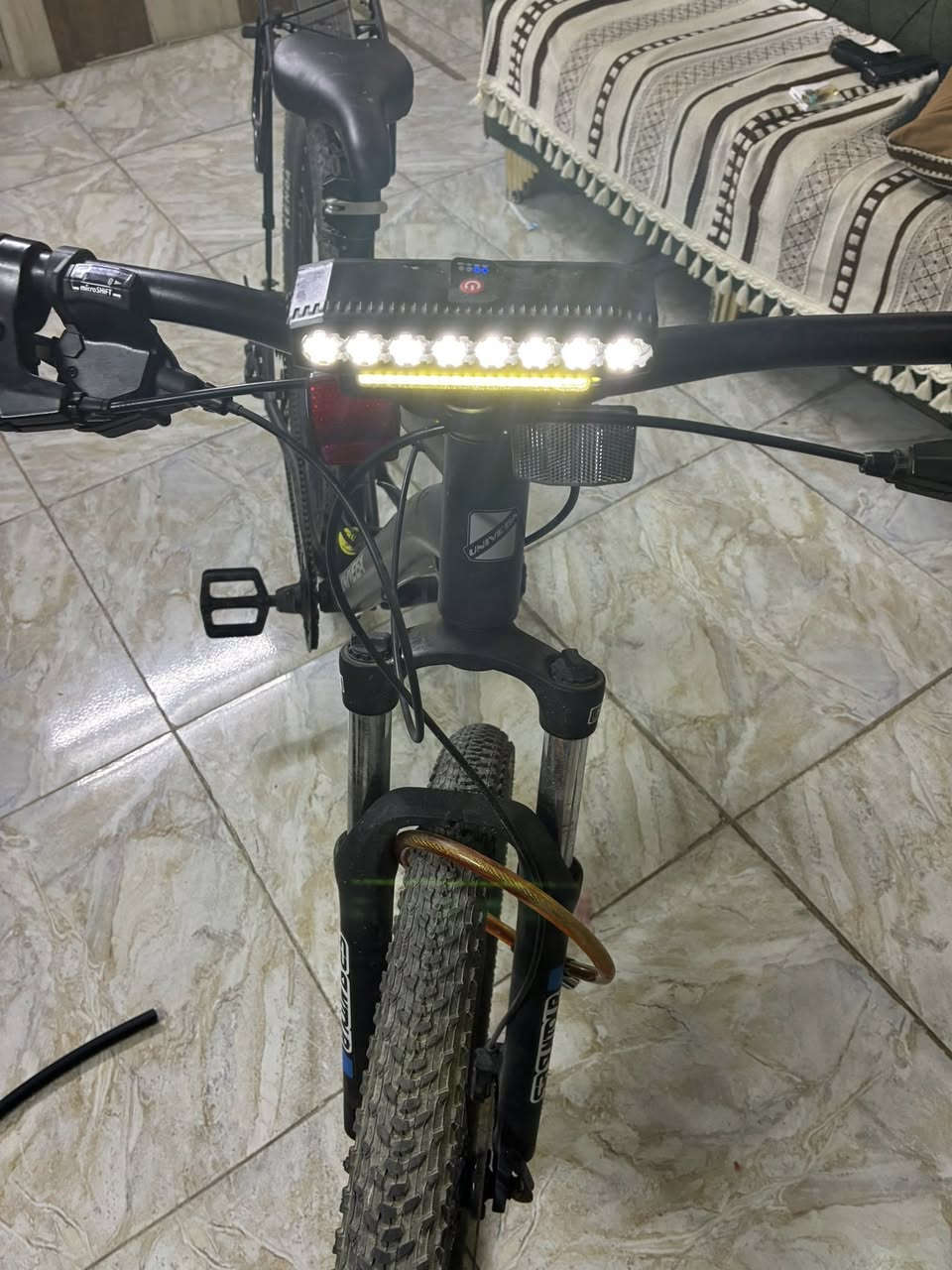 سعره. 250 الف. للتواصل ***********
