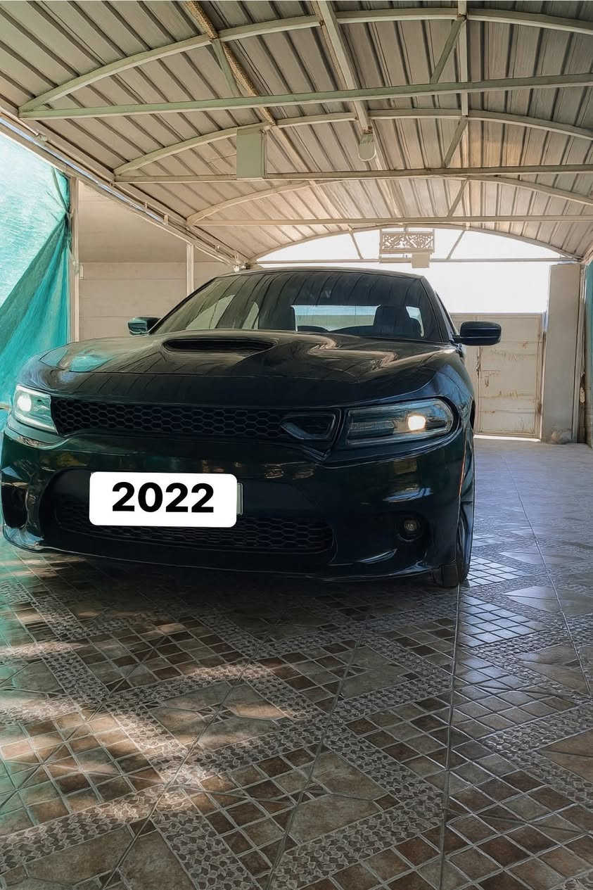 السلام عليكم للبيع او مراوس
جارجر GT

‎‏‎الموديل : 2022 (وارد امريكي ) 

‎‏‎اللون اسود 

‎رقم بغداد الجديد وتحويل مباشر 

‎‏‎المحرك : V6.  3.6L

‎‏‎المواصفات

‎تو ويل

‎شفتات ستيرن

‎سوبر تراك باك

‎شاشه كبيرة مع نظام ملاحة نفكيشن GPS

‎سستم صوت الپاين 

‎ويل قياس 20 انج 

‎مقاعد مخمل حظن

‎مقعد السائق كهربائي 

‎حساسات مع مانع تصادم خلفي 

‎تشغيل عن بعد 

‎محدد سرعة 

‎بلوتوث 

‎كاميرا خلفية

السيارة حالها حال الكلين فقط دعامية امامية صبغ 

مكانها بغداد

***********

‎
