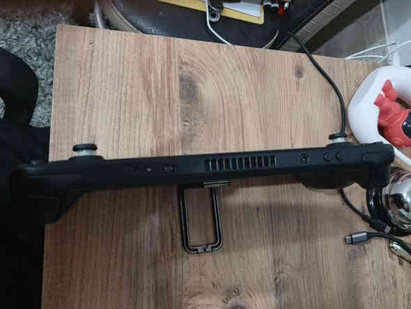 للبيع ستيم ديك LCD – مساحة 1 تيرا – SteamOS

السعر: 550 ألف دينار وبي مجال بسيط
او مراوس مع meta quest 3 او 3s
او playstation 5
المكان: أربيل – ماكو توصيل، 
جهاز نظيف ومرتب، شغال 100% بدون أي مشاكل.
ستيم ديك نسخة الـ LCD ومعاه تخزين 1TB، يعني تسعّة ألعاب ثقيلة بدون خوف من المساحة.
النظام SteamOS الرسمي – سريع ومستقره

تلعب كل ألعاب ستيم الثقيلة بسهولة

بطارية جيدة جداً تدوم 3 ساعات للالعاب الثقيله و 7 ساعات للالعاب الصغيره والبرامج

مناسب للسفر والدوام والبيت.

يكدر يشغّل ألعاب قويه مثل GTA, RDR2, Elden Ring وغيرها بأداة جيد جداً 

تقدر تربطه على التلفزيون وتلعب كأنه جهاز منزلي.

حجمه صغير وسهل الحمل.

يدعم مودات وألعاب خارج ستيم إذا تحتاج.
يجي وياه اضافه. ستاند + dockstation تكدر تربطه ب تلفزيون او ماوس كيبورد هواي اشياء

الي يريد يحجز أو يسأل يخلي رسالة او يراسل واتساب 0751 011 5042
