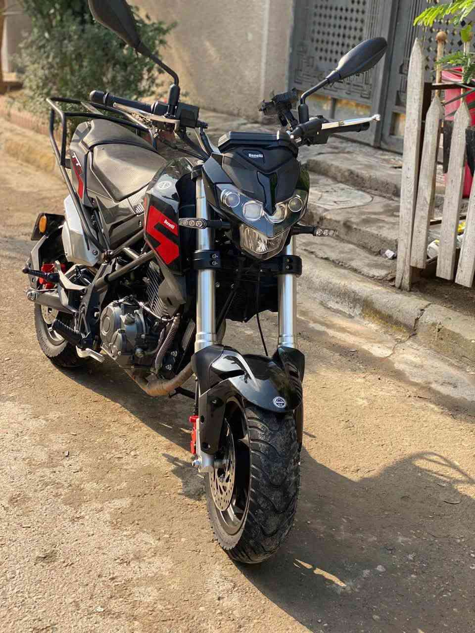 السلام عليكم
دراجة بنلي ايطالي 🇮🇹 135cc
موديل 2025و الدراجه نظيفه ومكفوله
للاستفسار ***********
السعر مليونين و500وبيه مجال
العوان 📍 بغداد الزعفرانيه ماموجود في ‏Facebook ￼
