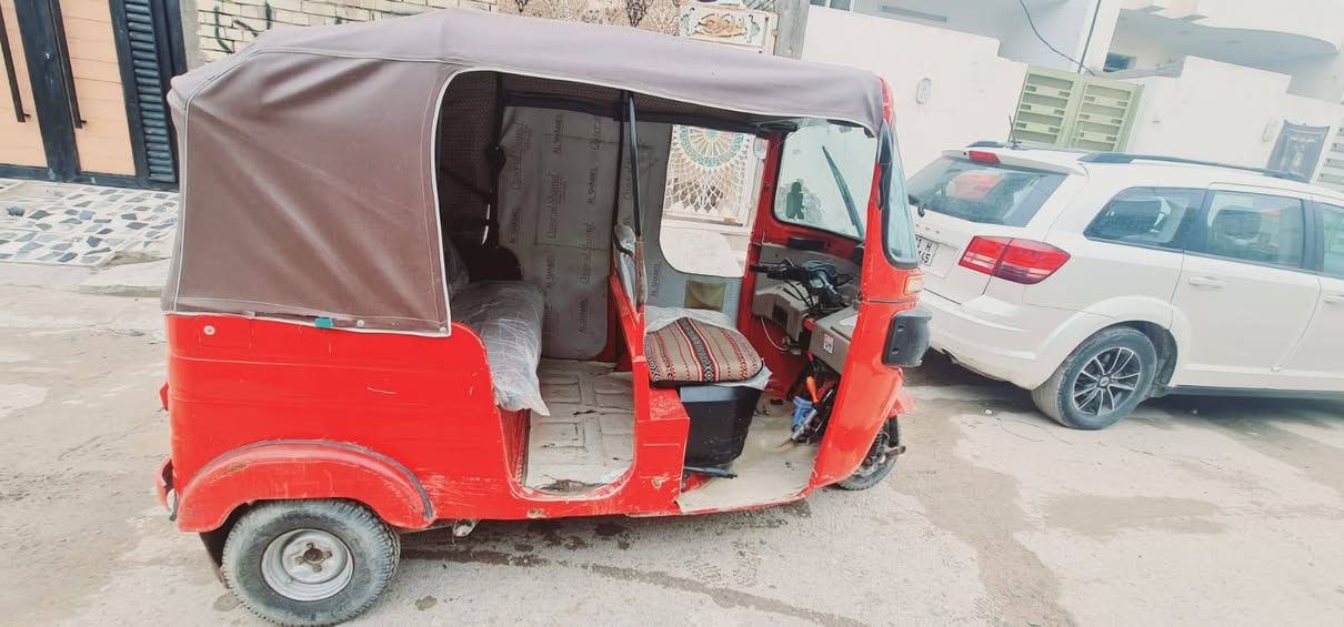 سلام عليكم
تكتك للبيع مديل 
2018 رقم و سنويه رقم اديالئ 
تحويل ثاني يوم (كدمك مثل ما وضح بصوره) 
و تجي تكلب 
السعر 4500 بلاش ولله وبيها مجال 
***********
مكاني العبيدي شارع20
