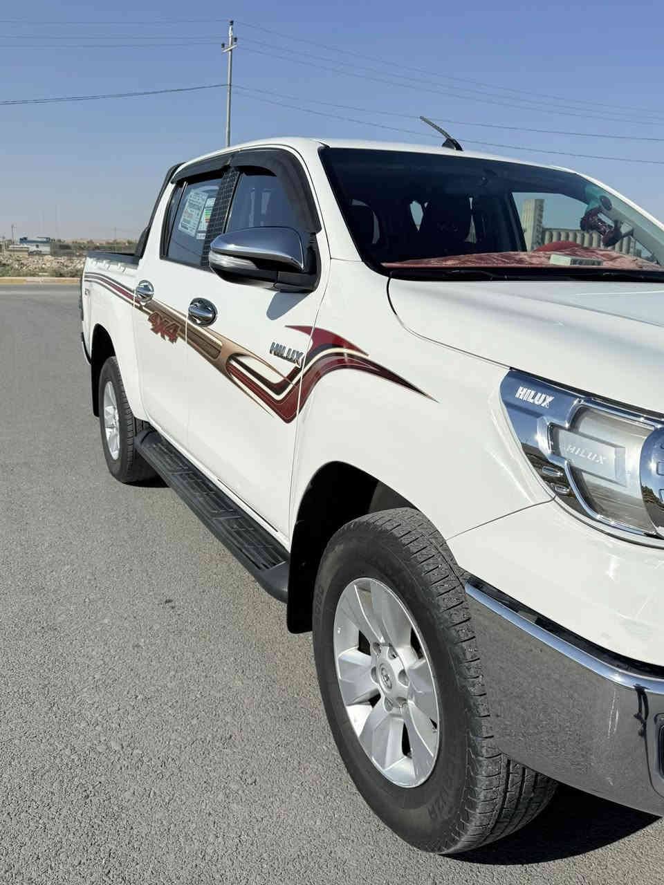 سلام عليكم للبيع بيكم تيوتا هايلوكس موديل 2016 سيارة ماشي144 ألف سيد نهرو ذهبي تبريد قطعتين رقم أربيل جديد سنوية جديدة مكفولة كفالة قطرة الصبغ ما بيها سيارة وضع شركة أوتوماتيك  بيها تحكم جوا الاستيرن تدوسها يقطع الكهرباء عن سيارة بل كامل و ترجع تدوسها يرجع الكهرباء للسيارة يعني السيارة مكفولة للاستفسار أكثر الرقم بي وتساب *********** السعر  265وبي مجل.   العنوان نينوى قضاء تلعفر
