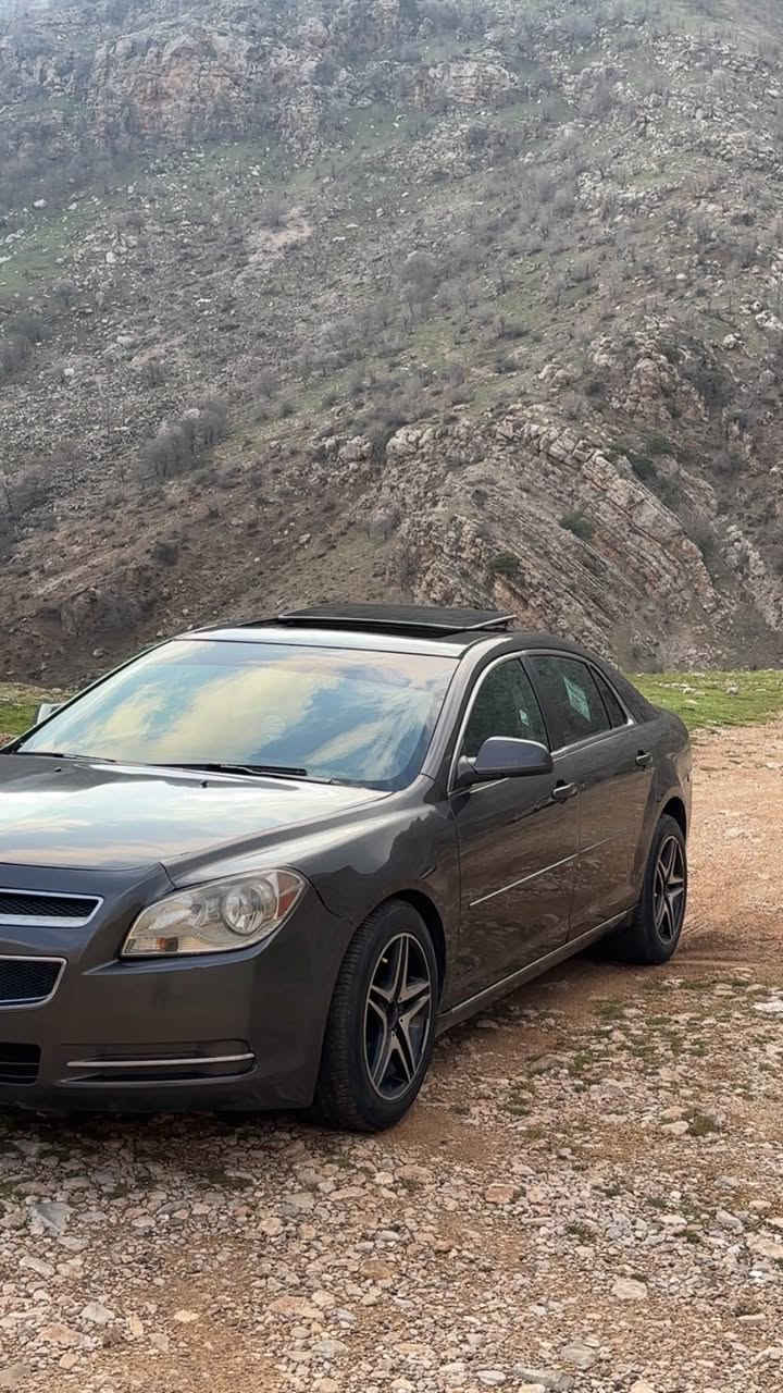 كوردي/
شوفرليت ماليبو موديل 2010 مواصفات LTZ  بو فروتني و تبديل
مواصفات بانوراما ويل كروم شاشة اندرويد و كاربلاي  گير سوكان كوشن جلد كوشن هيته ر كوشن كاره بايي داخلي صاج  كه له ك مواصفاتيت دي
مكينه 24 مرغوب 4 بستن كيرو مكينه بشه رت
صبغ 3 بارجه بي داخلي سينگ و بشت كه بسه بي ايرباك
4 ورقة غرامه يي لسه ر زبه ر سعري هينه خار
سعر 73 ورقة و مجال
موبايل :*********** فايبه ر واتساب
تيبيني: تخمي تايرا و تخمي بني هه مي جديدن دناره ك مصرف تيدا نينه

عربي/
شوفرليت ماليبو موديل 2010 مواصفات LTZ يعني فول فول  للبيع و المراوس 
مواصفات 
بانوراما ويل كروم شاشة اندرويد و كاربلاي شفات بالسترن كشنات جلد كشنات كهربايي و تدفية داخل صاج و بعد هوايا مواصفات 
محرك 24 مرغوب تنفس طبيعي 4 سلندر كير و محرك بشرط
صبغ 3 قطع بدون دواخل بدون ايرباك بجم و خلفي كبس 
غرامة عليها 4 ورقات ينزل من السعر
سعرها 73 ورقة و مجال
موبايل :*********** فايبر واتس اب
ملاحظة : طخم تاير و طخم صدر كل جديد سيارة دنار مصرف ما بها دهوك, العراق
