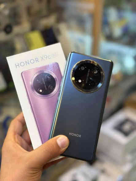 السلام عليكم ورحمة الله وبركاته هونر اكس ٩ سي جهاز غني عن التعريف الجهاز اخو الجديد مستعمل اسبوع فقط ملحقاته كامله ذاكره ٢٥٦ عشوائية ١٢+١٢ السعر ٣٠٠ وبي مجال بسيط مكاني مدينه الصدر ***********
