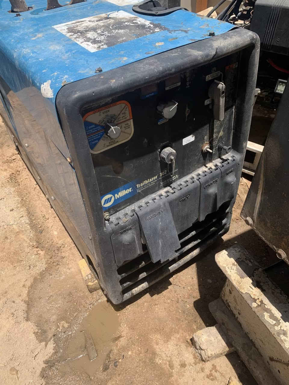 ما كنة لحام مولر امريكي شغاله وارد  بلاديه  ما مفتوحه بانزين ٢ بستم تلحم كل معادن تجي تشغل وتفحص   سعره ٨ ورقات  وبيه مجال


**إذا كنت صاحب هذا الإعلان وتريد حذفه لأي سبب، رجاءا أرسل رسالة إلى الدعم الفني**