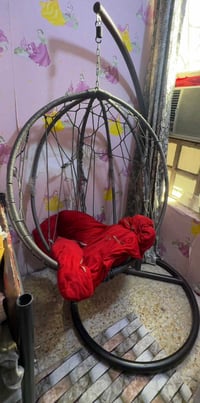 عندي مرجوحه عش عصفور  للبيع السعر ١٠٠بي مجال٠٧٧٣١١١٩٢٥٤