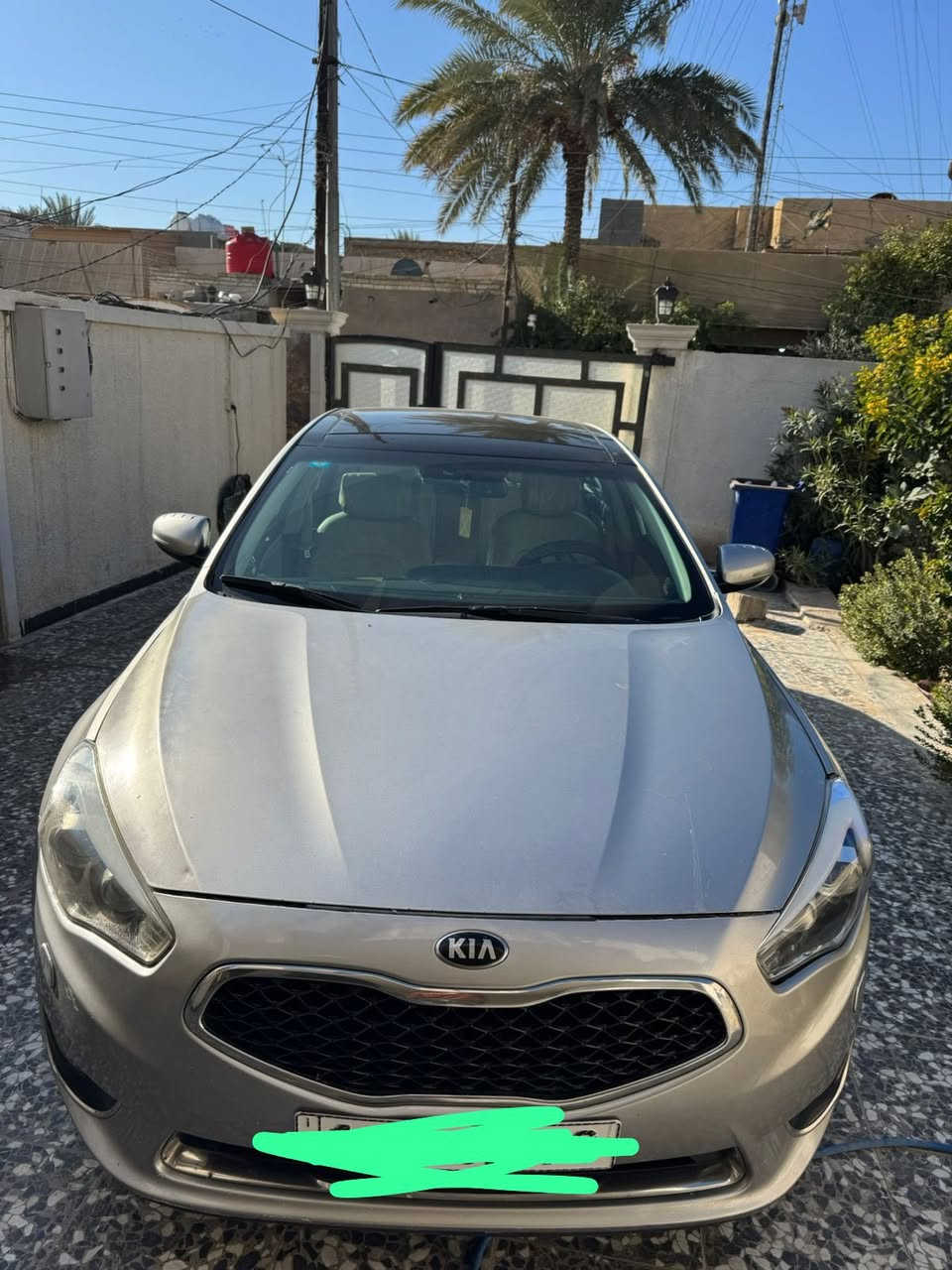 الســلام عـليـــكم  عليكم ورحمة
سياره كاتنزه 2014فول واحــد على واحــد Vip اعلى فئه السياره بيها بس صفحتين رش اثر شخوط بسيطه رقمها الدولي بغداد جديده السياره تبريد تدفئه دوخلها جلد تخم تاير سياره كامله ***********
***********
السعر  140
