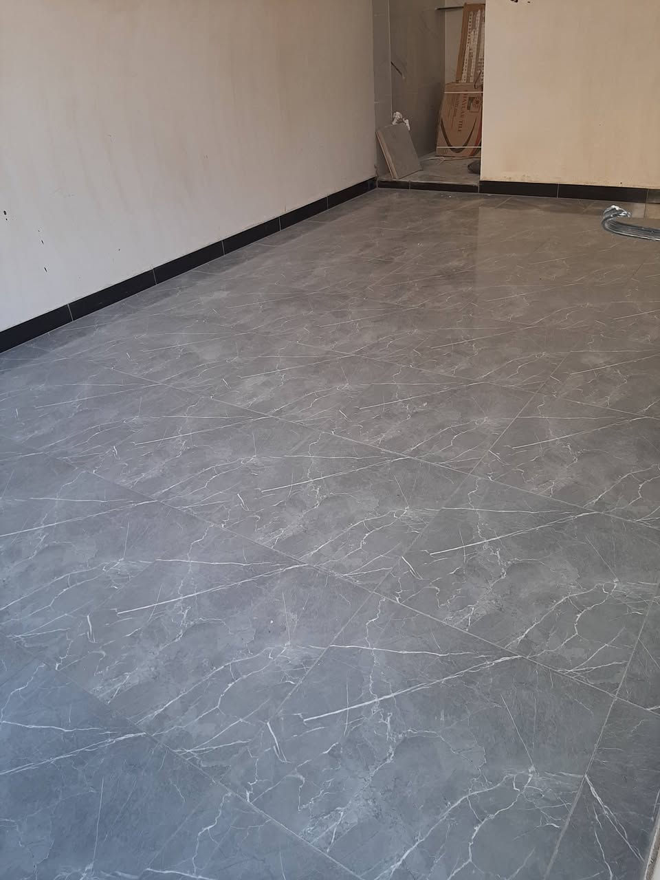 خلفه مصري لتركيب جميع انواع السيراميك ارضي جداري كاشي مرمر بايات شغل لليزر درجه اولي شغل بغداد فقط 
***********
