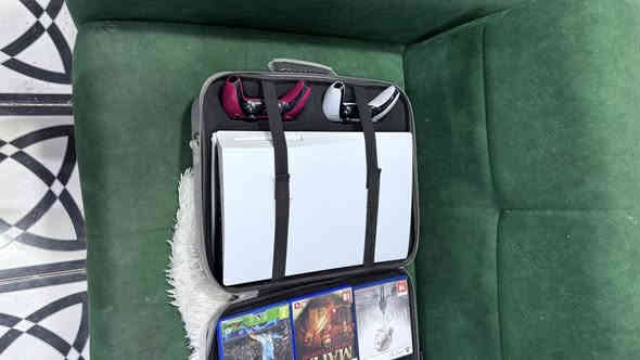 ابلي 5 مستعمل قليل 1Tمع 3اقراص مافيا و فيفا 24ورعب مع يدات اثنين مع جنطه متنقله البلي صارلي شهرين مشتري كلش جديد واتشوف بعينك ماركه سوني وسليم مابي اي مشاكل الون ابيض وما مفتوح ولا مصلح اخو الجديد والعنوان البصرة العشار السعر 800ورقمي ***********
