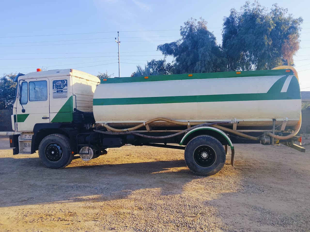 السلام عليكم دنكر مان للبيع موديل2000 سياره جاهزه لشغل تخم تاير حموله 16000 الف كهربايات كلها شغاله سعر125بيها مجال استفسار على هذا الرقم ***********
