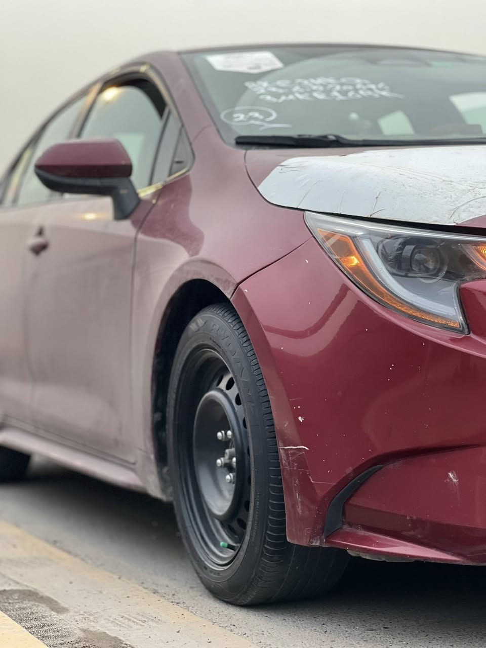 السلام عليكم شباب كورلا موديل 23 لبيع الحادث مالتها موضح بصور وسياره قبل كم يوم صار بيها حالوب وبيها حادث بارد بجاملغ الخلفي السياره ماشيه 48 الف وقابله لزياده السياره مناقصها برغي تخم تاير باتري تنضيف منضومه احتراق كلشي بيها جديد ربع متصرف عليها خير من الله السياره لبيع بسعر 143 وبيها مجال الاستفسار لاتصال ***********
