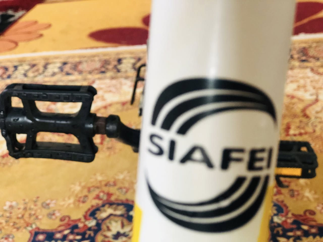 SIAFEIبيسكل للبيع 🚲
• الماركة: سيافي (SIAFEI).

• الحجم: حجم 20.

• المواصفات:

• 6 نمر.

• يحتوي على دبل خلفي.

•  يطبق لسهولة وضعه بلسيارة.

• البايسكل نظيف جداً وجاهز.

• المكان: الديوانية. 

• للتواصل مراسله الصفحة او الاتصال على ***********

