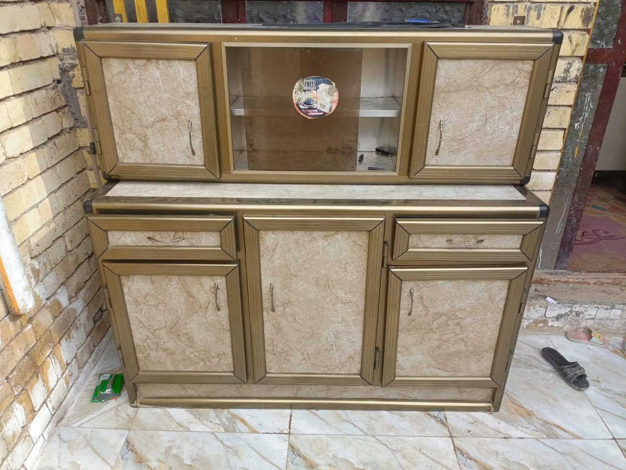 للبيع كاونتر 3قطع قياس مترونص وياها سنك باب موجود سعر 225 وبي مجال
كاونتر قطعتين قياس مترونص سعر 150 وبي مجال للاستفسار اتصل على رقم *********** او ***********
