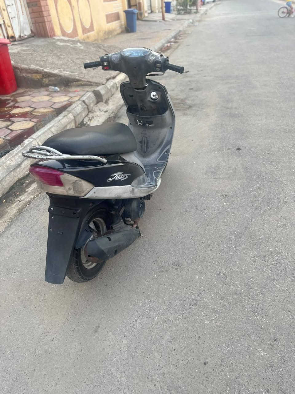 السلام عليكم دراجه للبيع السعر ٥٥٠ و بيه مجال قليل مفتوحه ولفات فقط مكينه خرسه ناصريه مركز التواصل *********** واتساب
